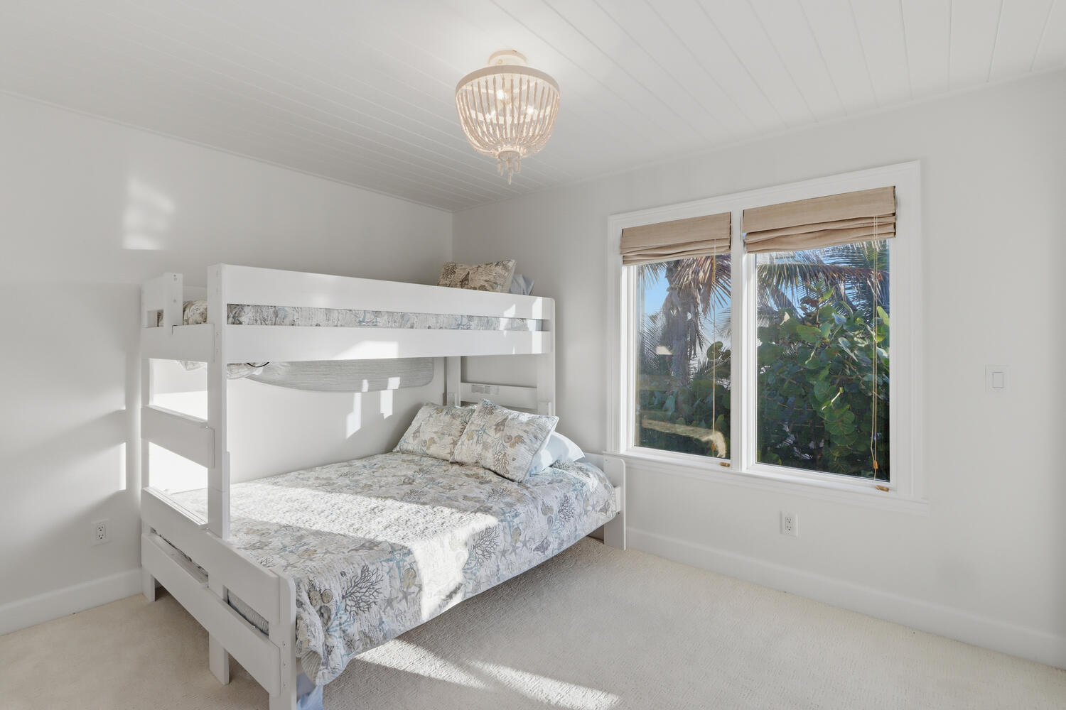 YACHT CLUB BEACH - Residential