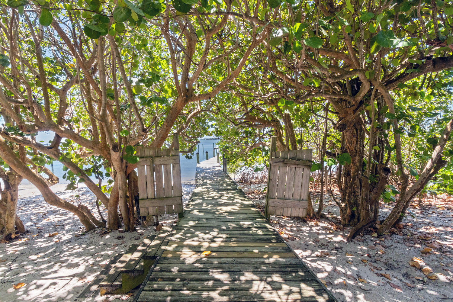 YACHT CLUB BEACH - Residential