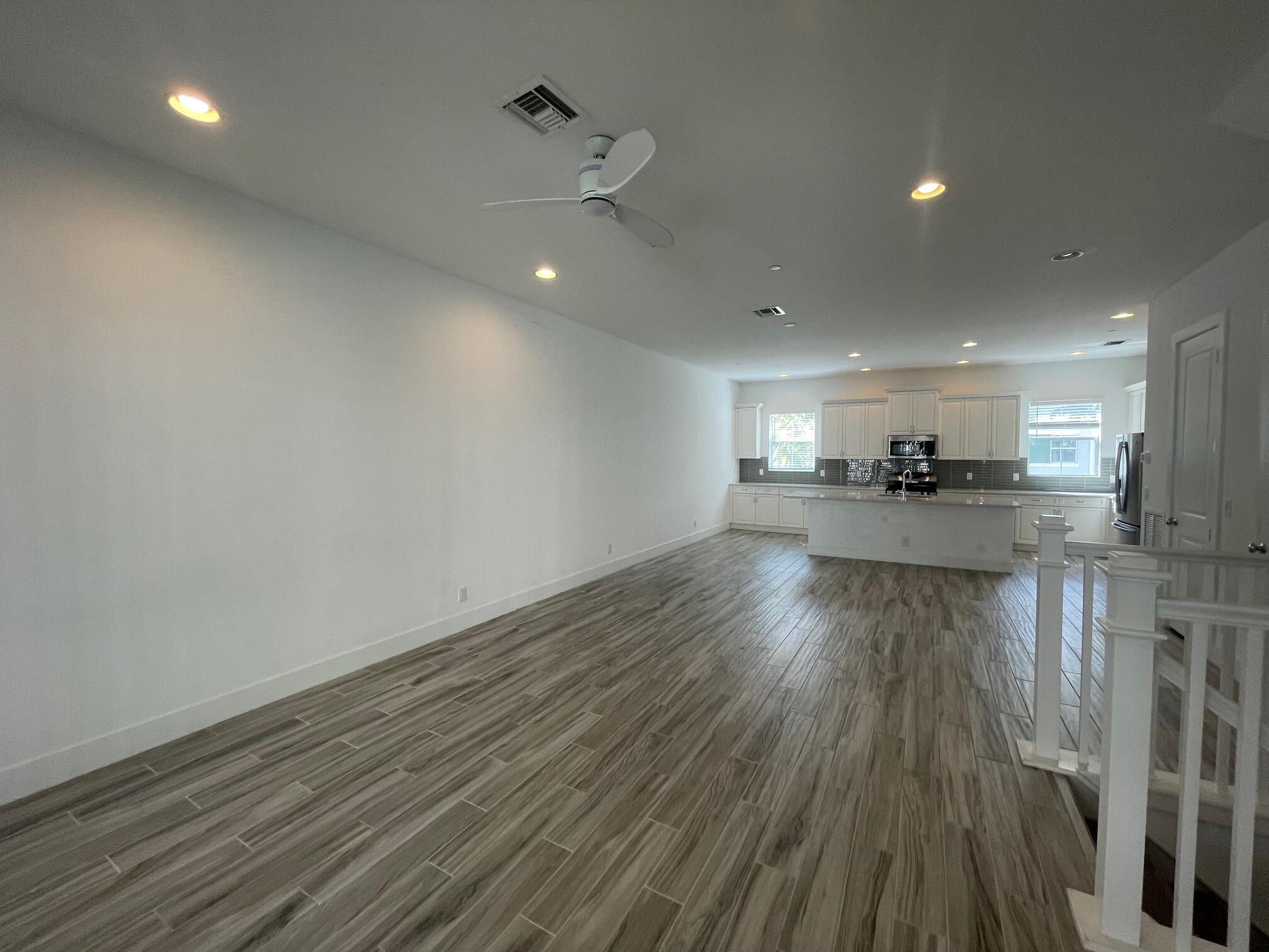 8086 Hobbes Way