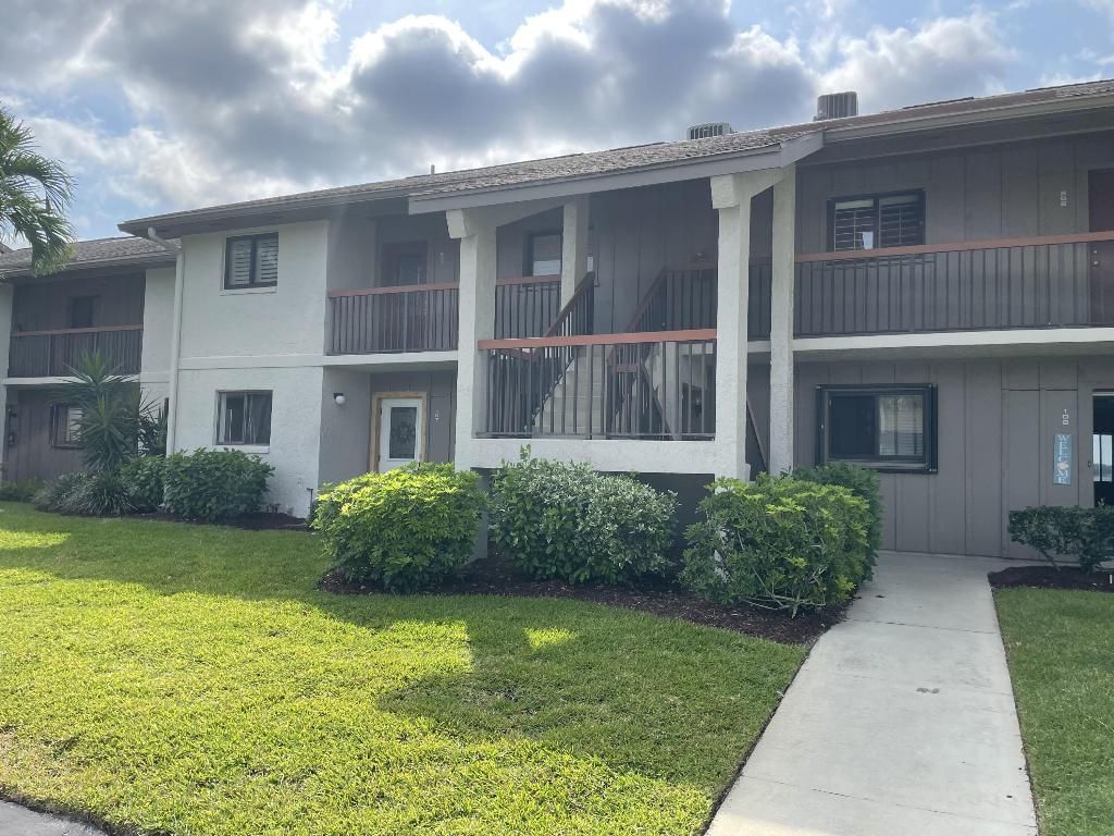 Photo of 1600 NE Dixie Highway #5-207, Jensen Beach, FL 34957 (MLS # R10879320)