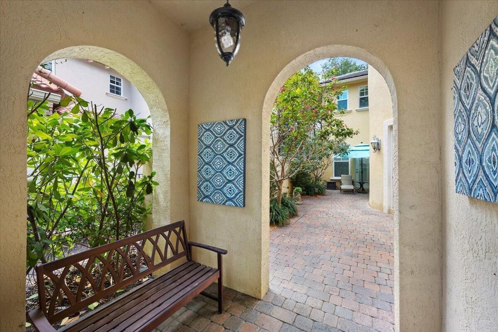 Photo of 964 Mill Creek Drive, Palm Beach Gardens, FL 33410 (MLS # R11081345)