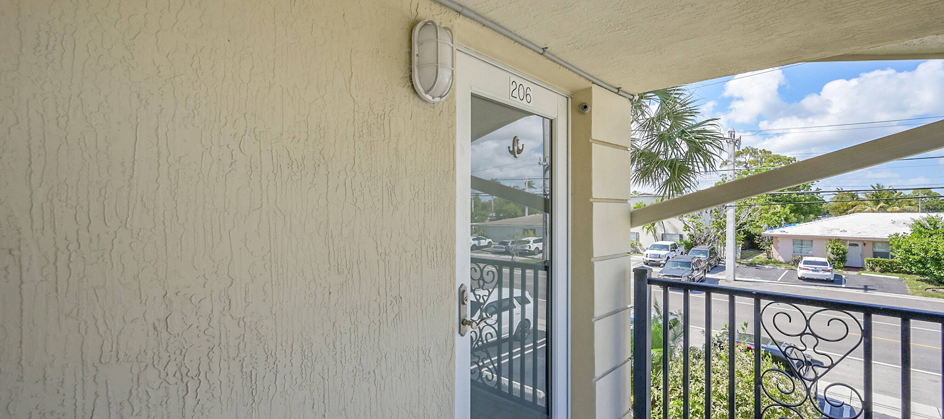 410 SW 15TH Street 206
