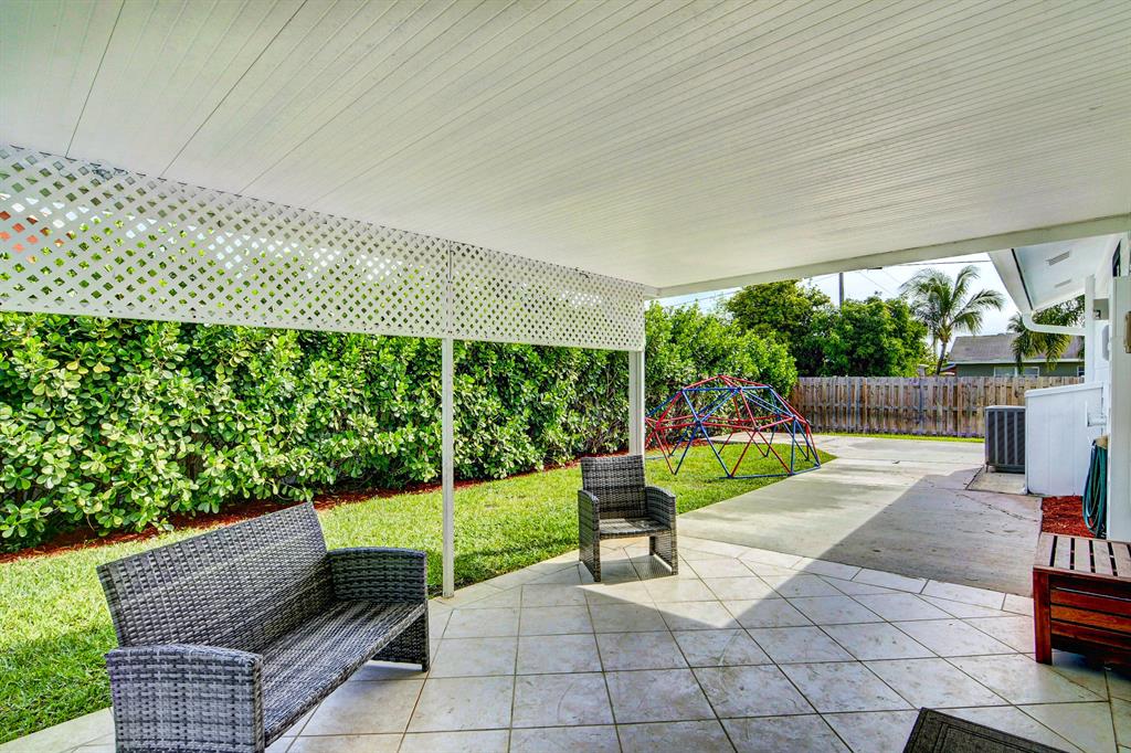 HYPOLUXO VILLAGE 1 - Residential