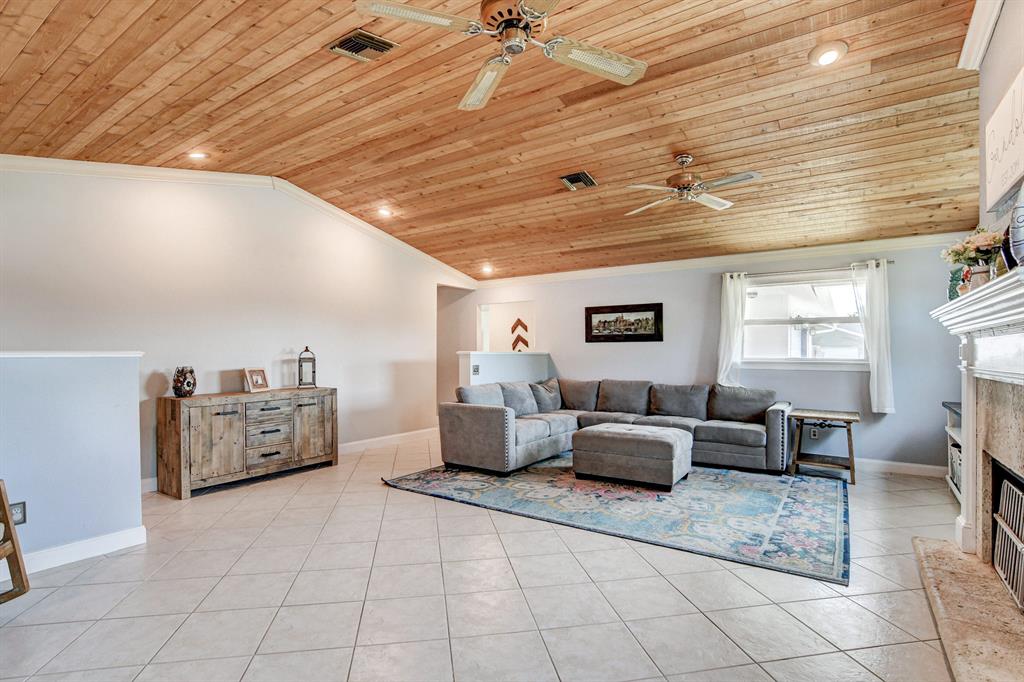 HYPOLUXO VILLAGE 1 - Residential