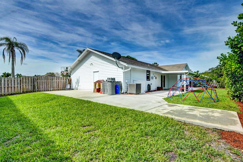 HYPOLUXO VILLAGE 1 - Residential