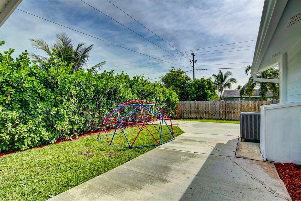 HYPOLUXO VILLAGE 1 - Residential