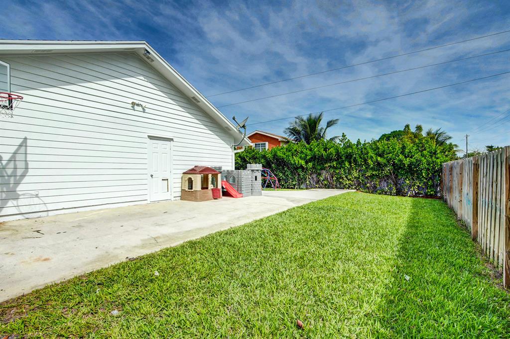 HYPOLUXO VILLAGE 1 - Residential