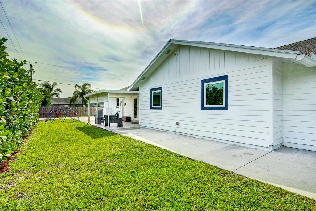 HYPOLUXO VILLAGE 1 - Residential