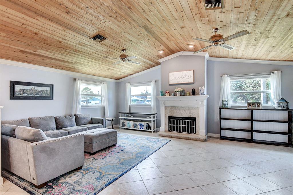 HYPOLUXO VILLAGE 1 - Residential