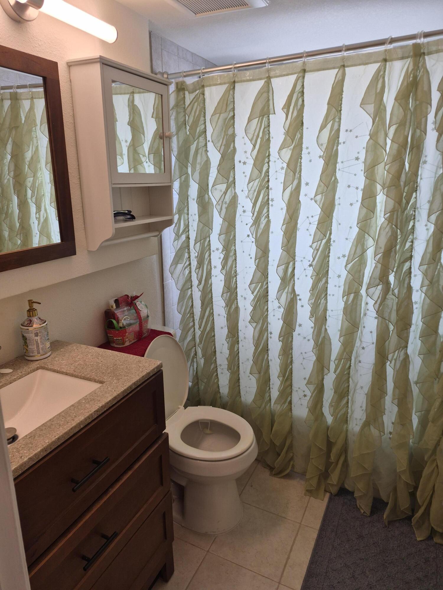 LAKESIDE POINT APT 7 CONDO - Residential