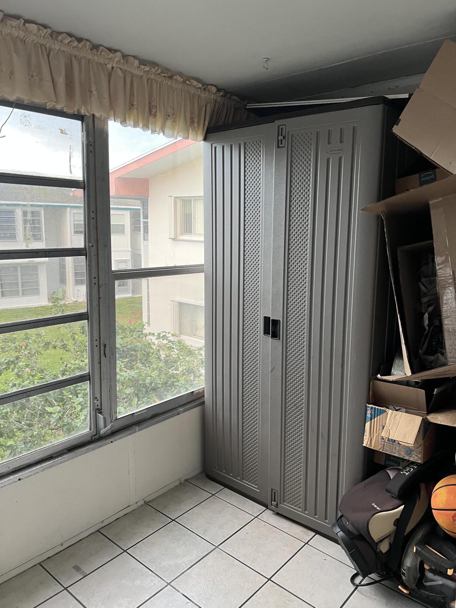 LAKESIDE POINT APT 7 CONDO - Residential