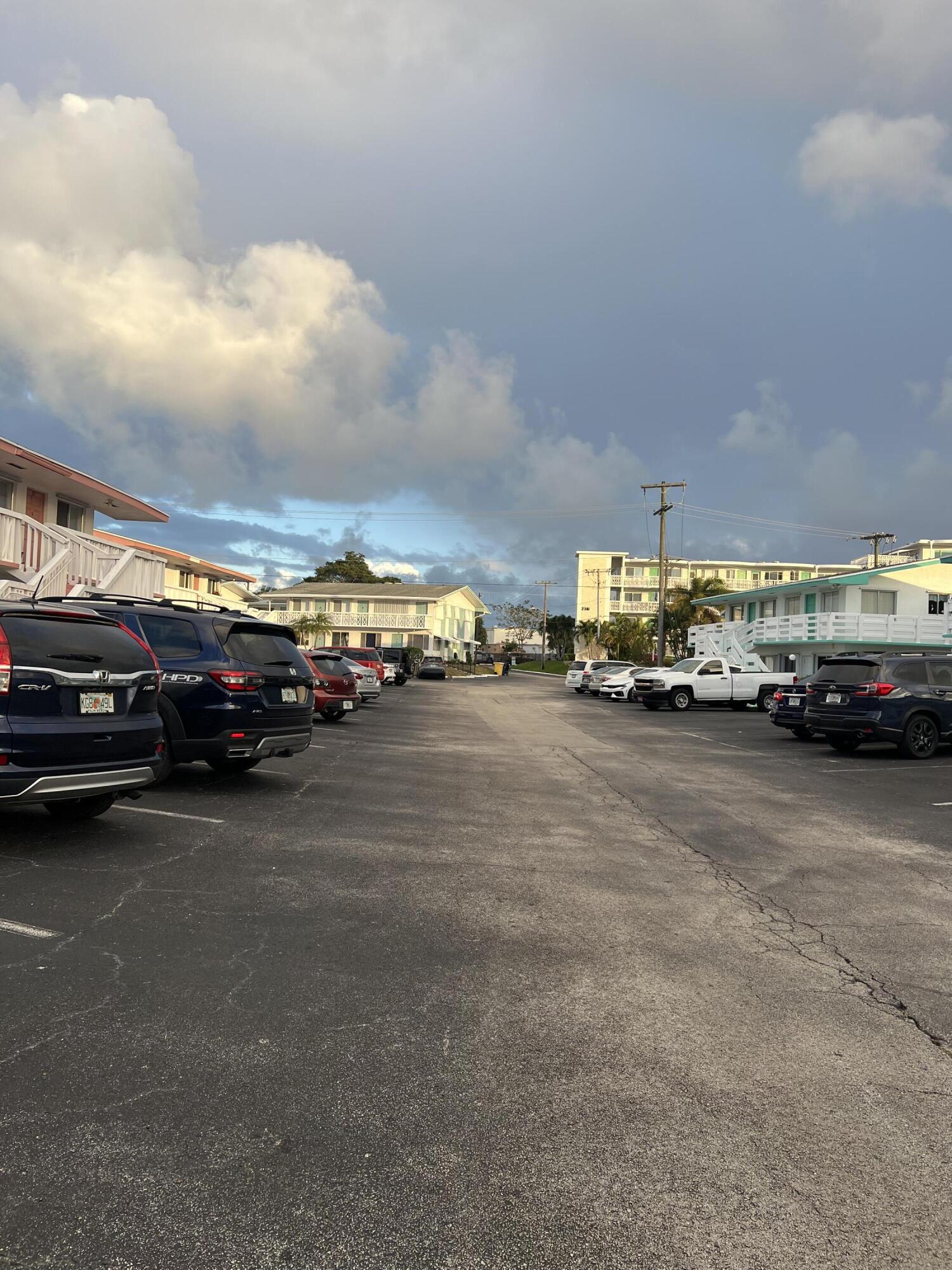 LAKESIDE POINT APT 7 CONDO - Residential