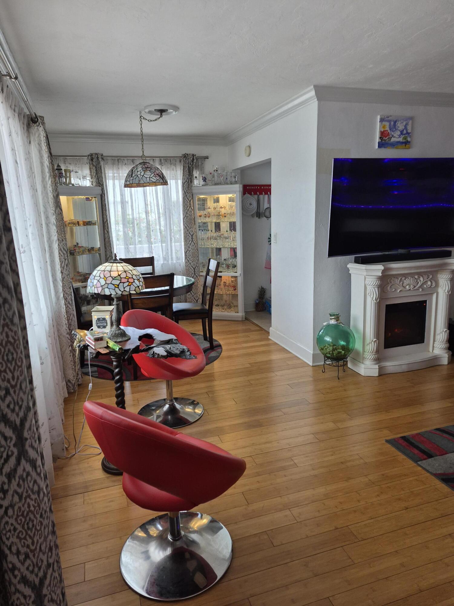 LAKESIDE POINT APT 7 CONDO - Residential