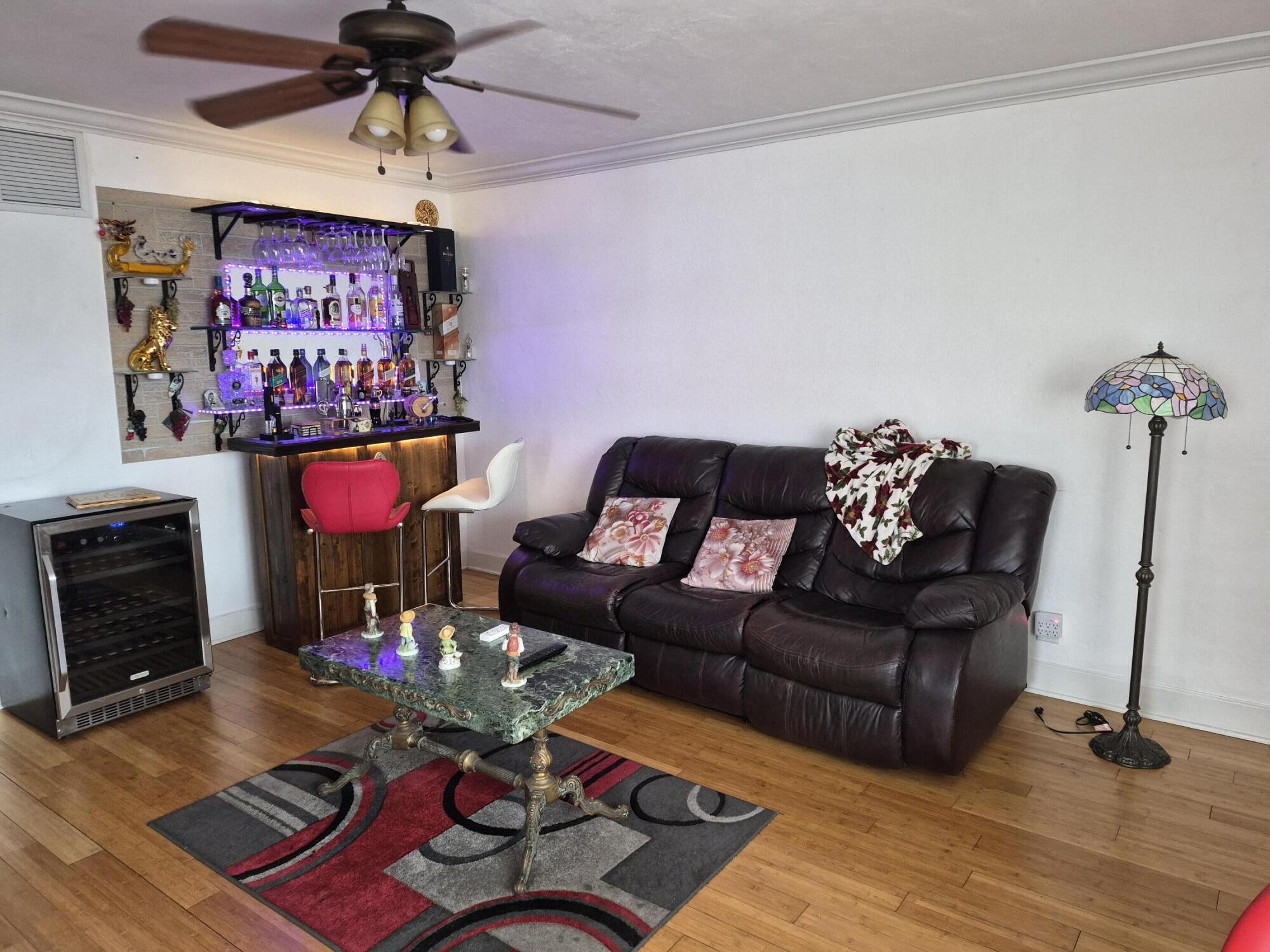 LAKESIDE POINT APT 7 CONDO - Residential