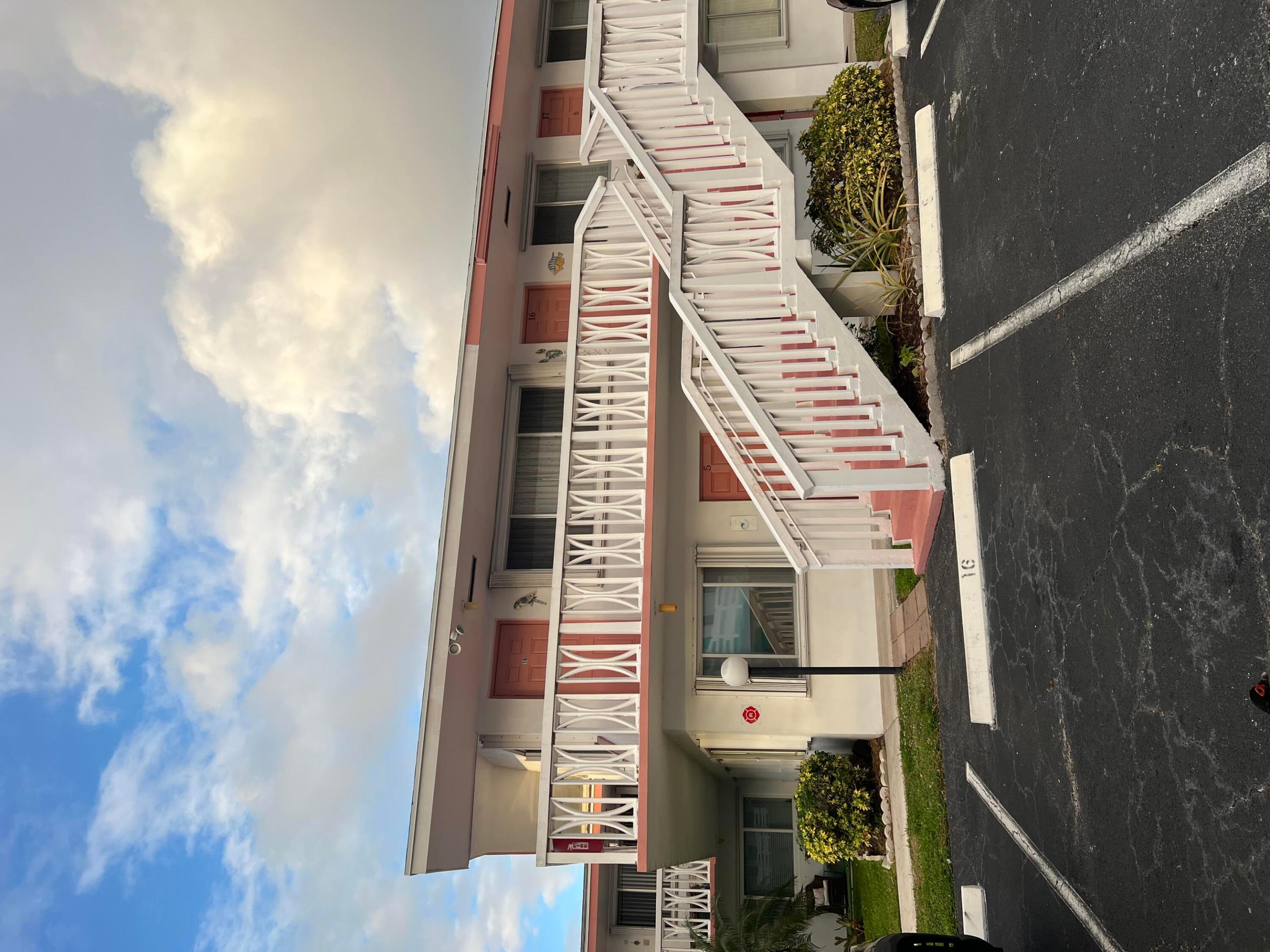 LAKESIDE POINT APT 7 CONDO - Residential