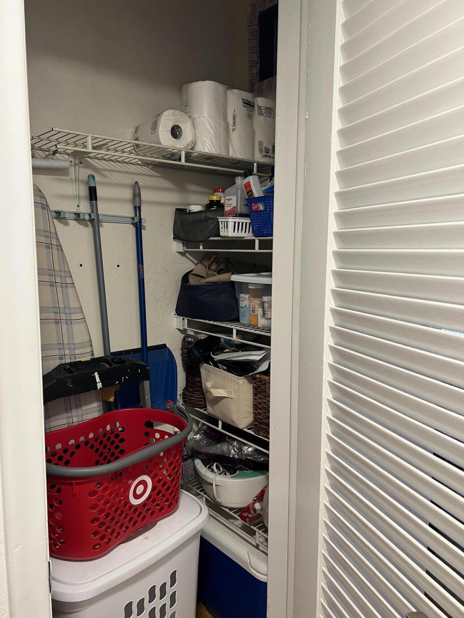 LAKESIDE POINT APT 7 CONDO - Residential