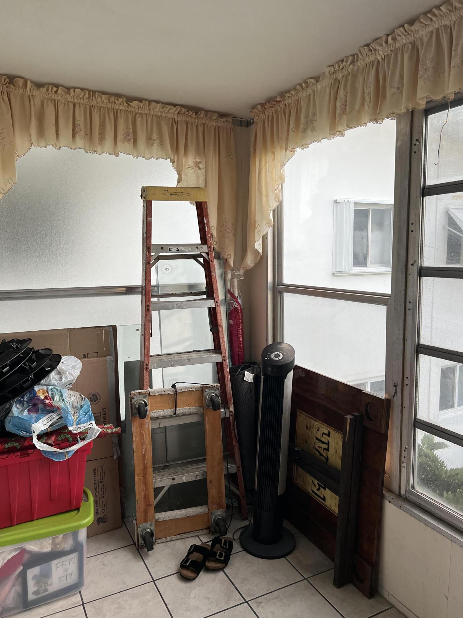 LAKESIDE POINT APT 7 CONDO - Residential