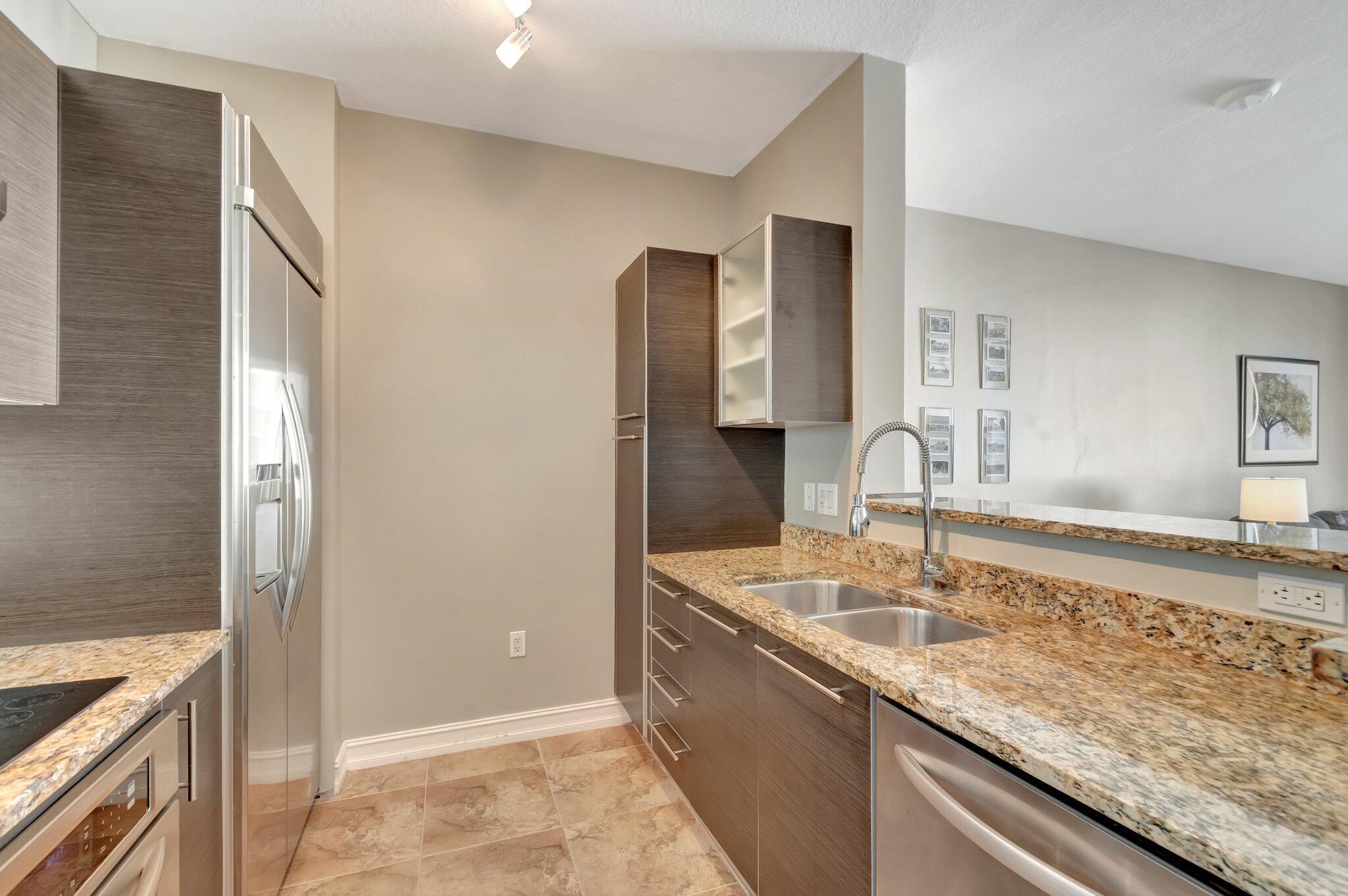 550 Okeechobee Boulevard 821