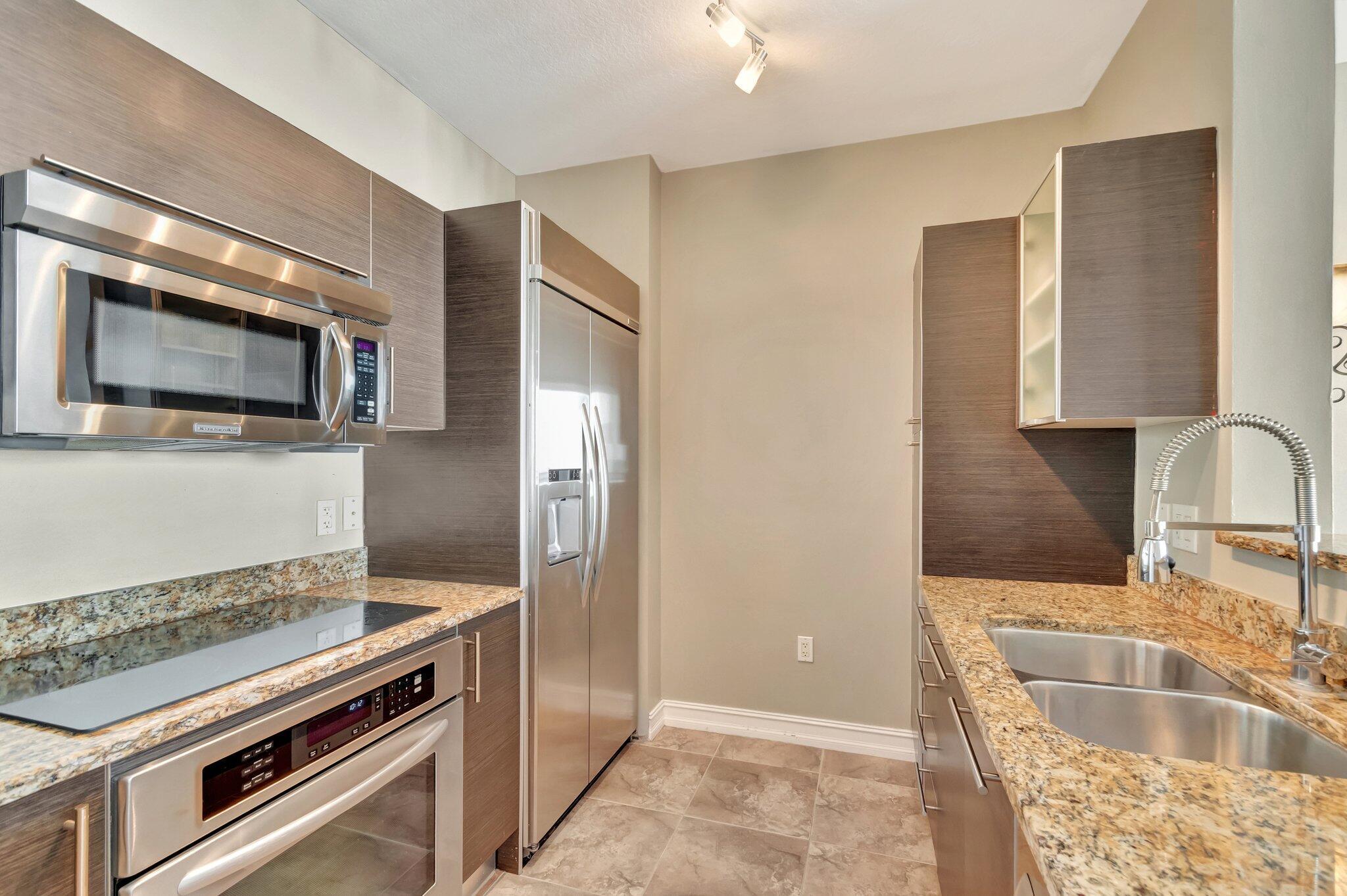 550 Okeechobee Boulevard 821