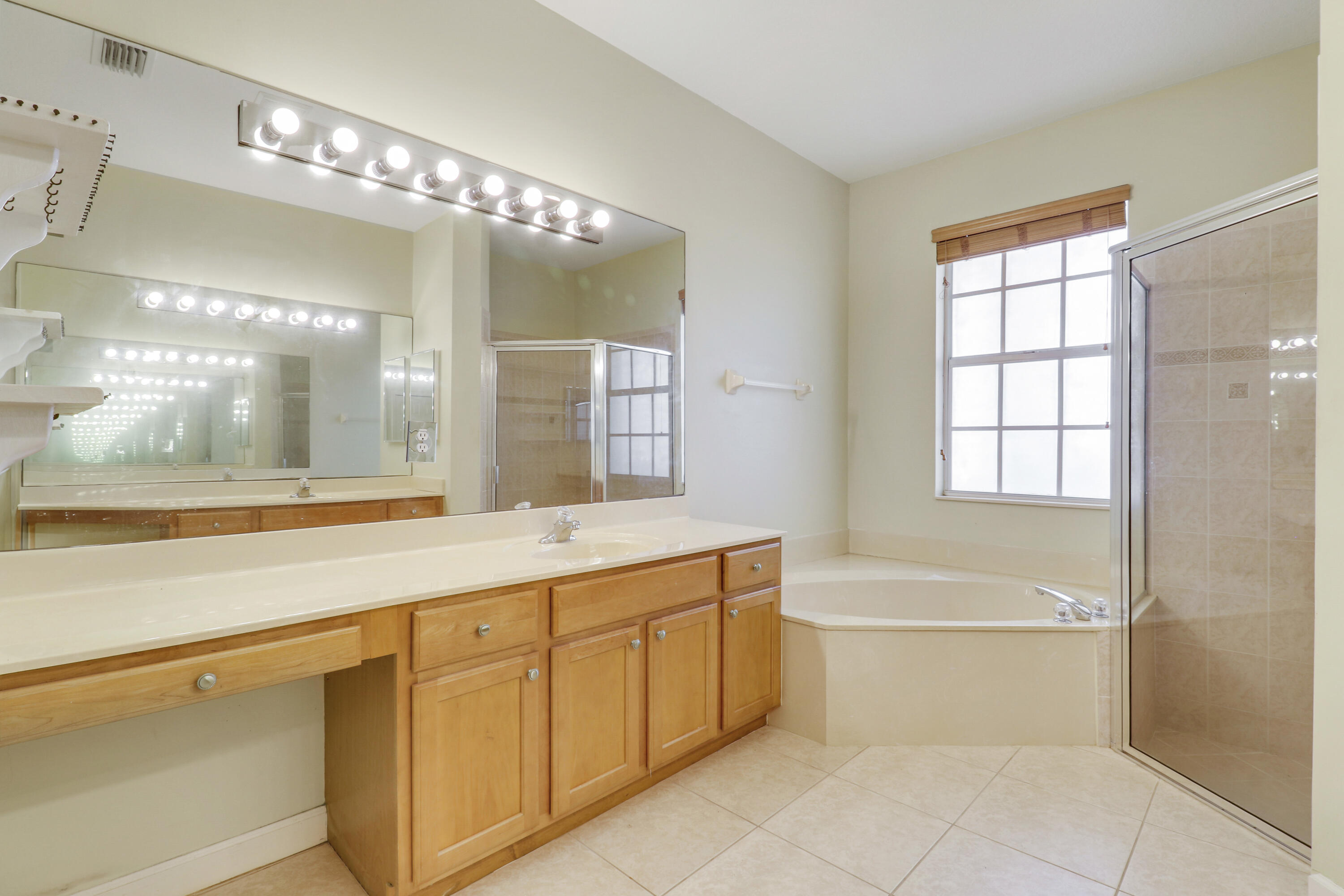 HAMILTON BAY SEC 2 - Residential