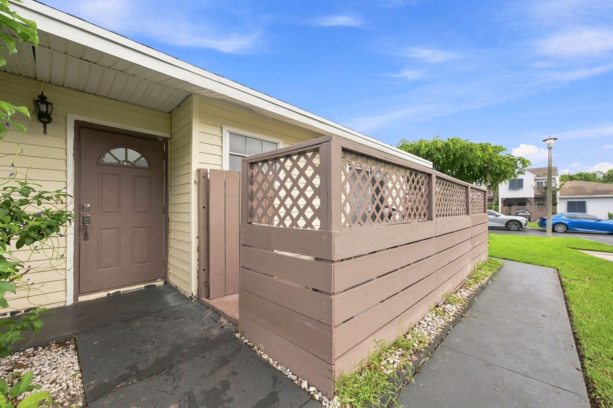 251 W HEMINGWAY Circle 251