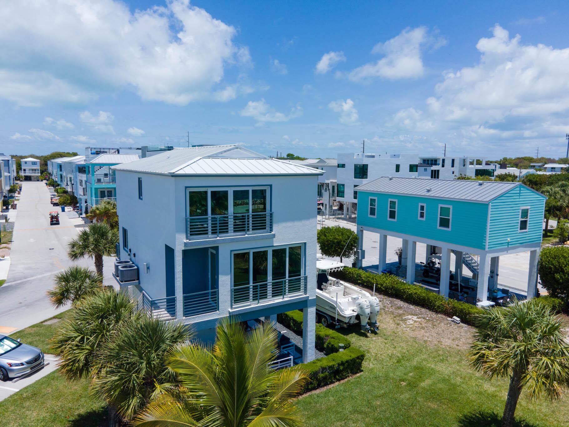 94825 Overseas Highway 204