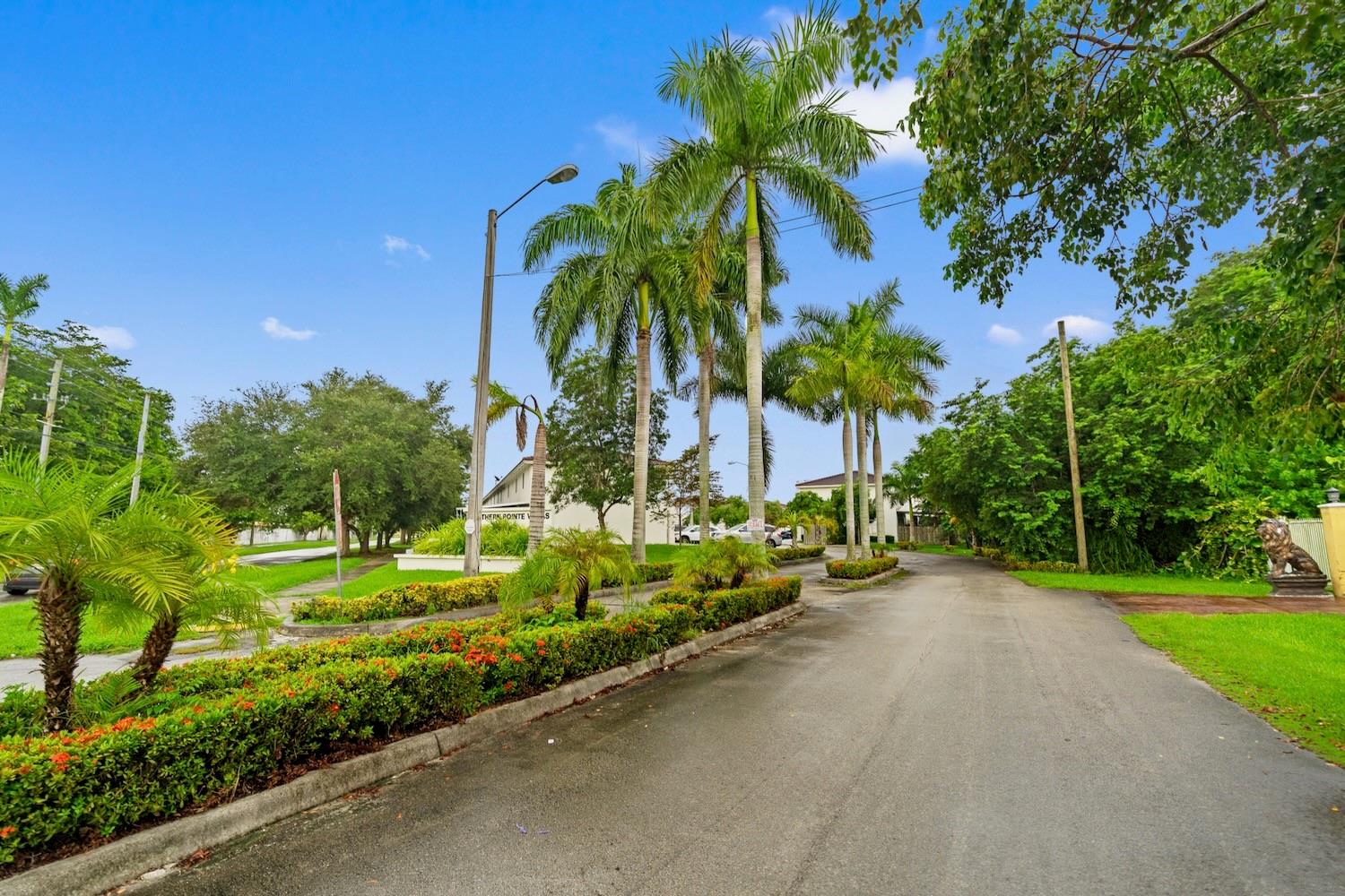 Souther Pointe Villas - Residential