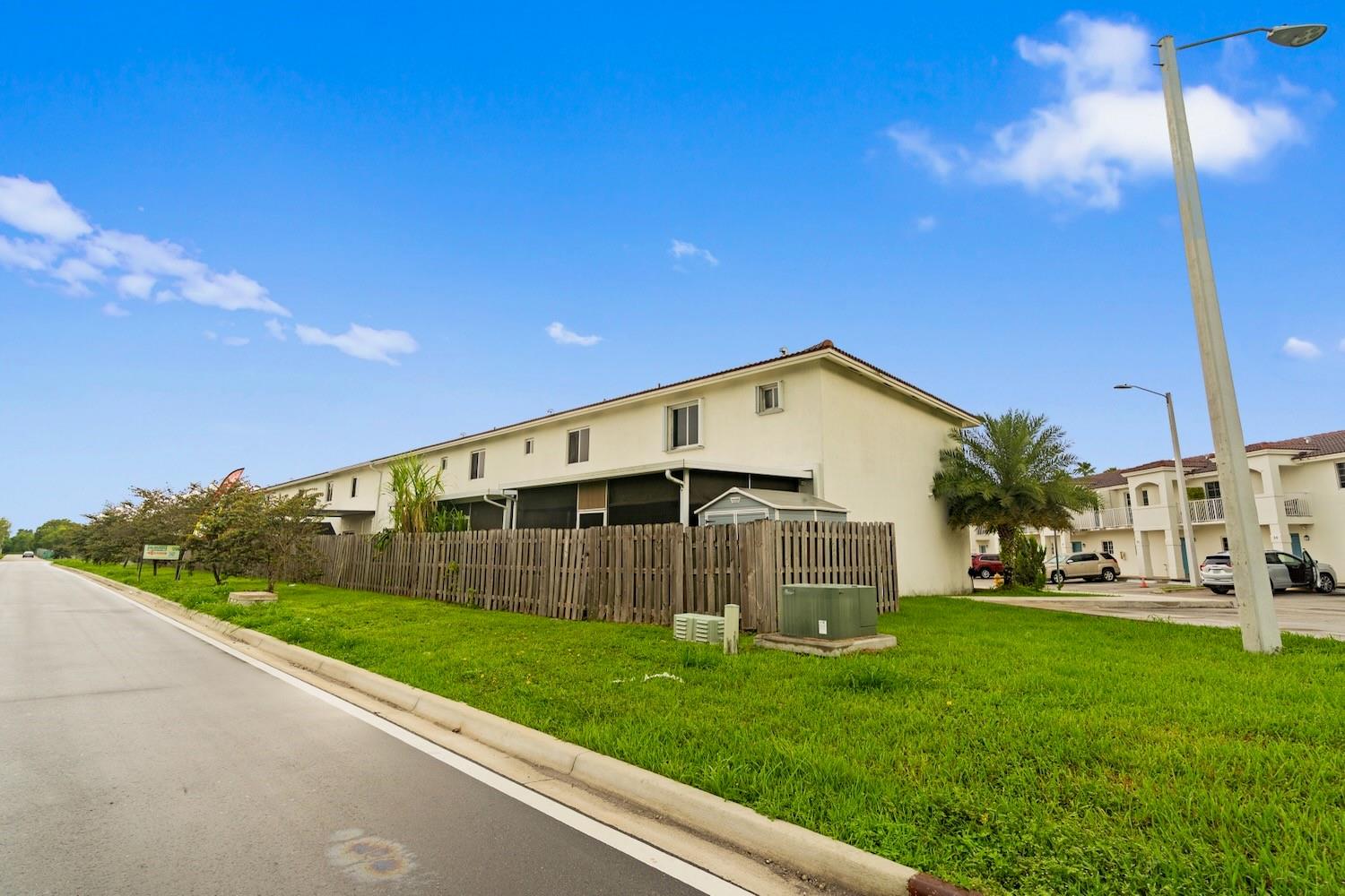 Souther Pointe Villas - Residential