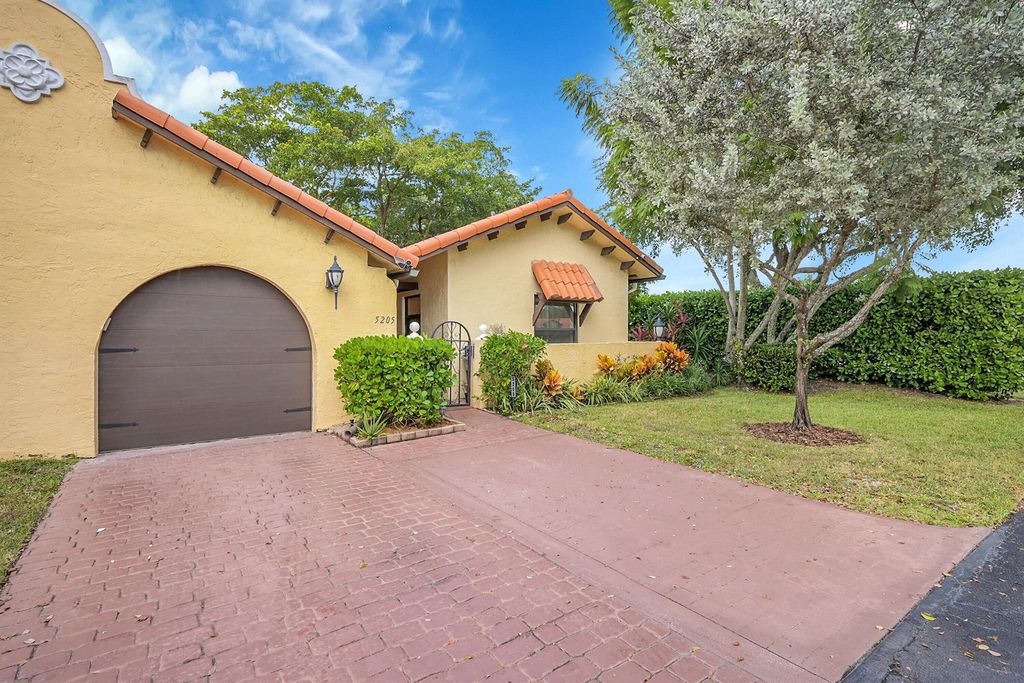 Photo of 5205 NW Bolero Circle #5205, Delray Beach, FL 33484 (MLS # R11143480)
