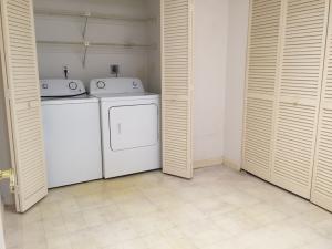 SHORES AT WELLINGTON COND - Residential