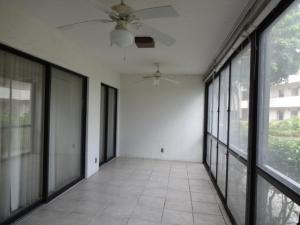 SHORES AT WELLINGTON COND - Residential