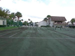 SHORES AT WELLINGTON COND - Residential