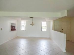 SHORES AT WELLINGTON COND - Residential