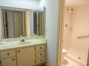 SHORES AT WELLINGTON COND - Residential