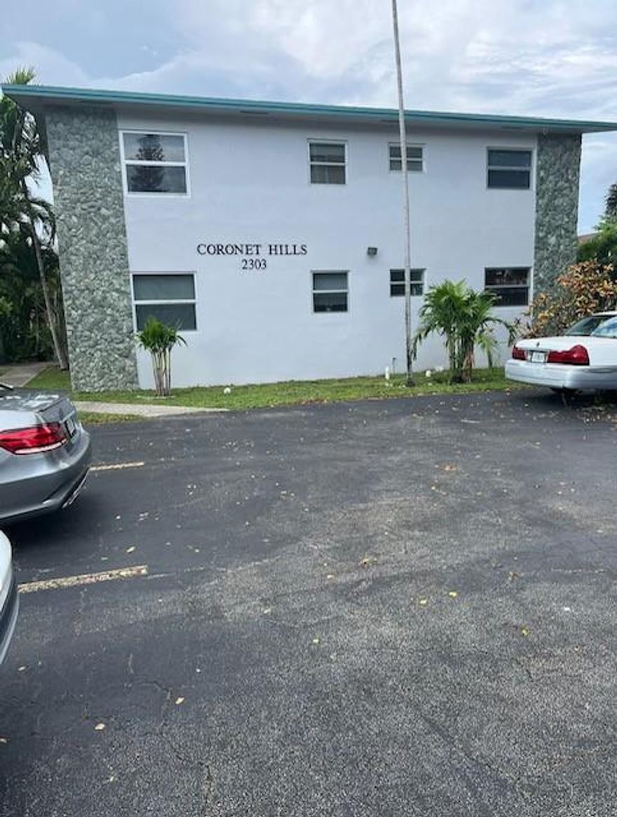 Beautifully and peaceful community with only 23 units, great location, first floor , two story, 55+ at Coronet Hills Condo, with incredible low Association fee. Owner occupied, kept it in mint conditions. Front door overlocks the pool area. Centrally located, near to downtown Hollywood, City hall/library, supermarket, and fines restaurants and shops.