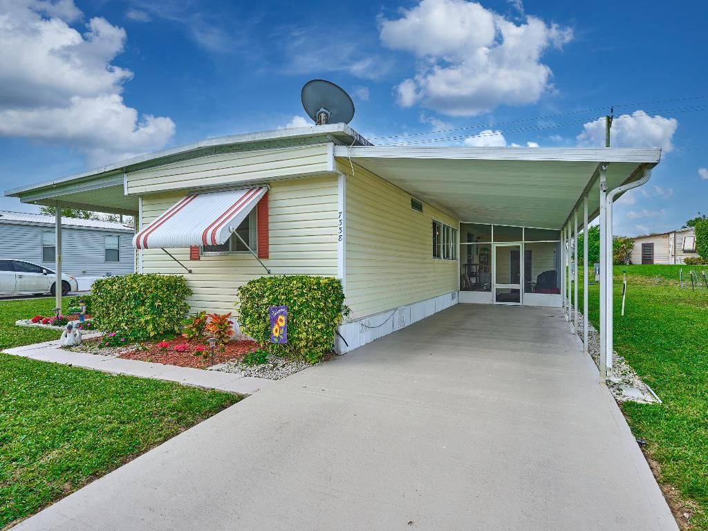Photo of 7338 SE Swan Avenue, Hobe Sound, FL 33455 (MLS # R11069320)