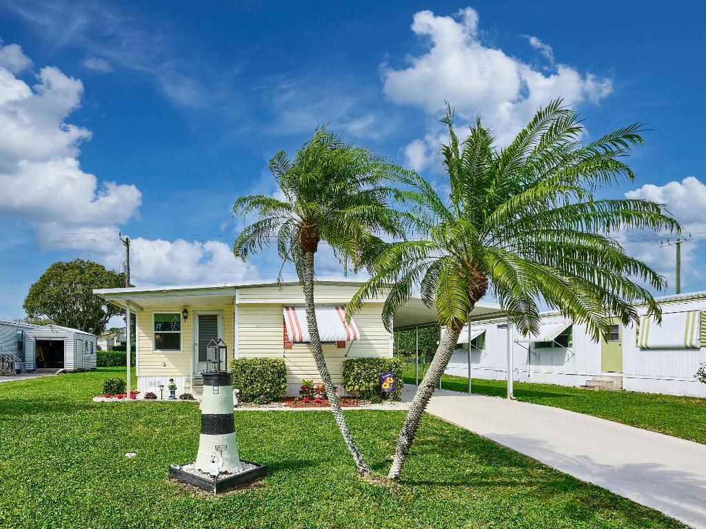 Photo of 7338 SE Swan Avenue, Hobe Sound, FL 33455 (MLS # R11069320)