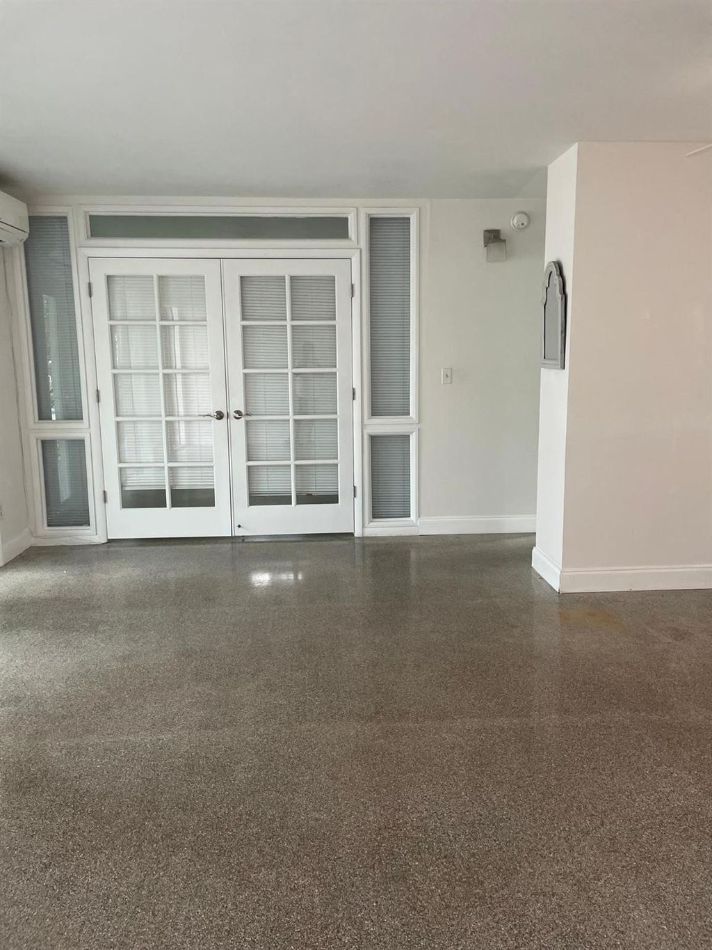 Photo of 1001 SE 14th Place, Fort Lauderdale, FL 33316 (MLS # F10507016)