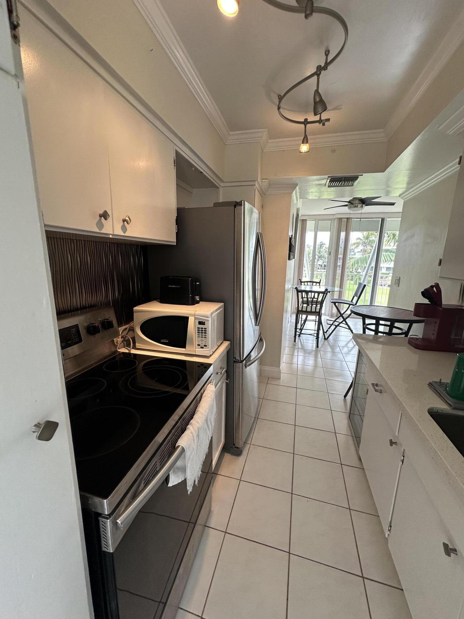 1221 Hillsboro Mile 41b