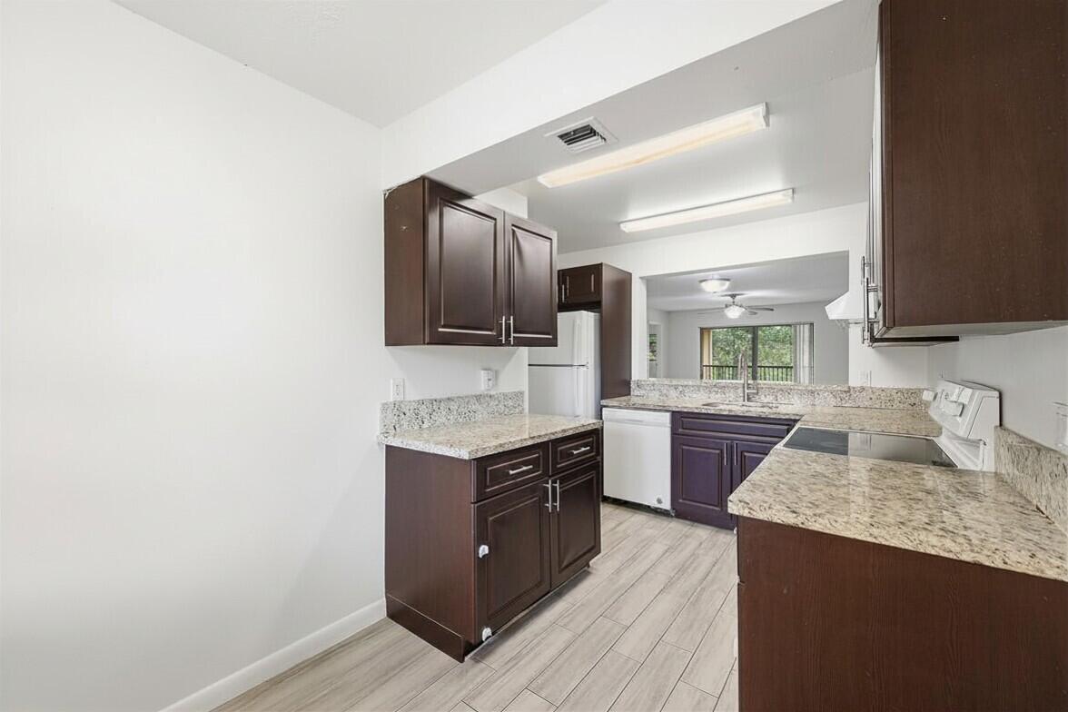 SAXON WOODS SOUTH CONDO - Residential Lease