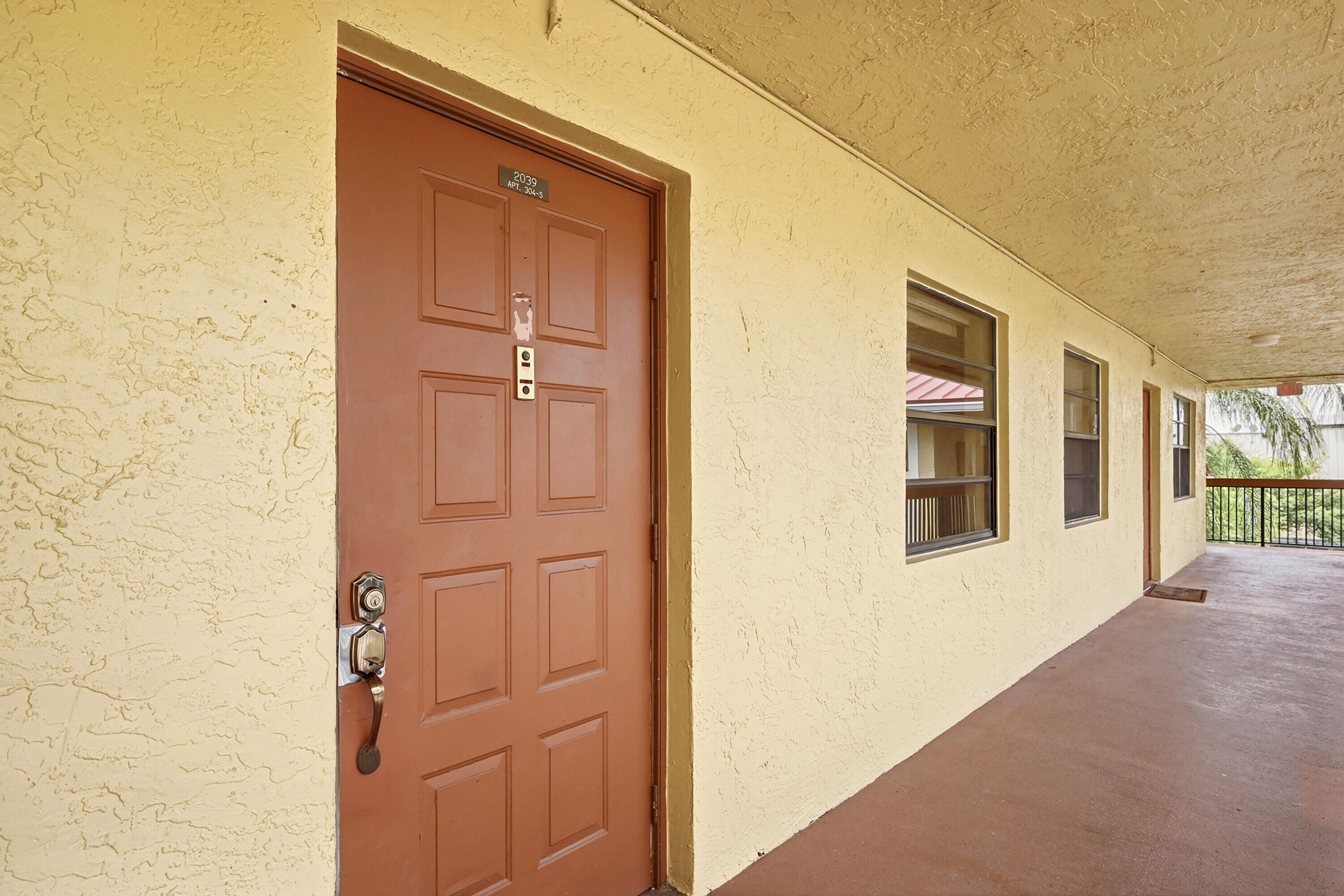SAXON WOODS SOUTH CONDO - Residential Lease