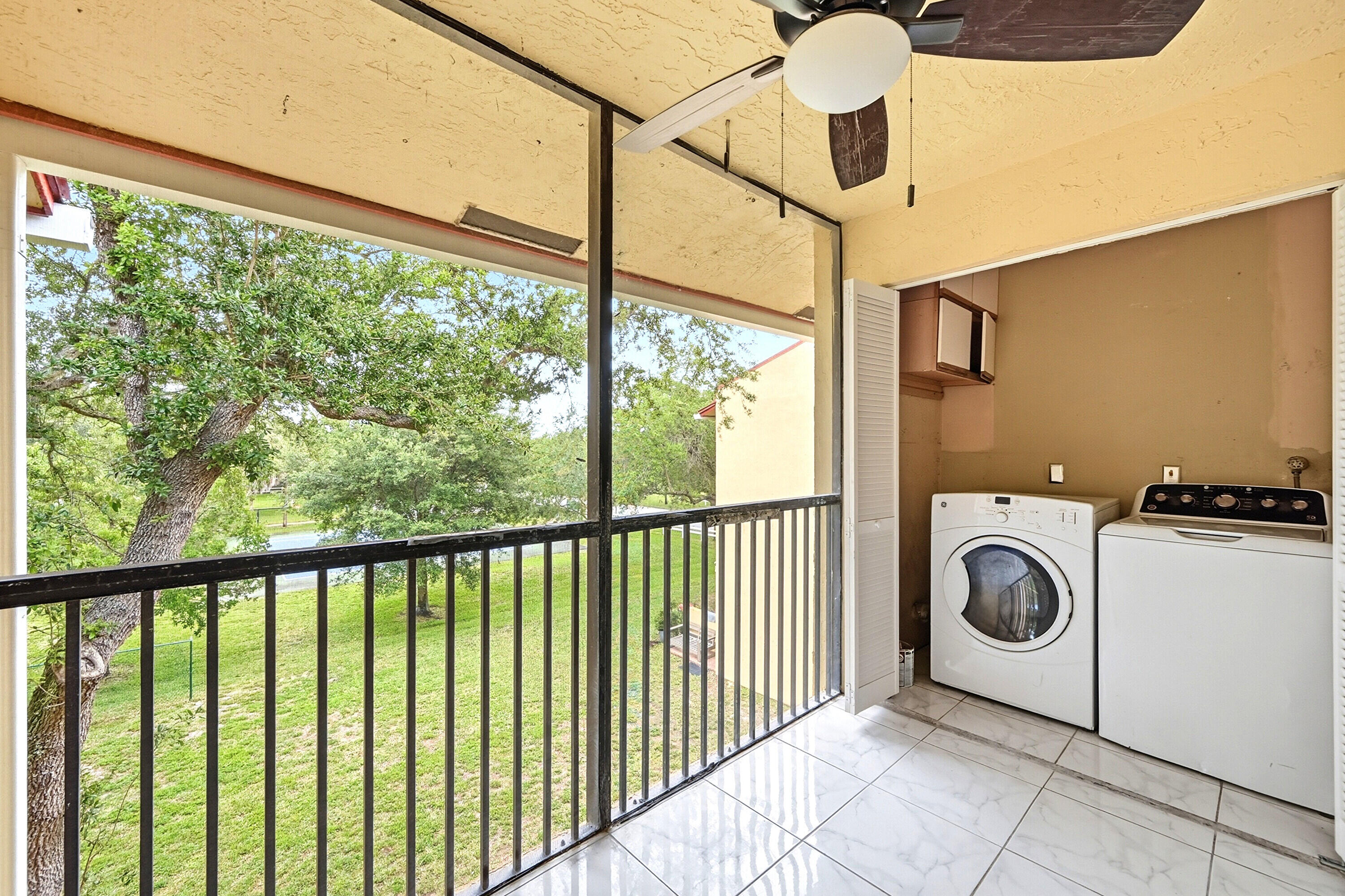 SAXON WOODS SOUTH CONDO - Residential Lease