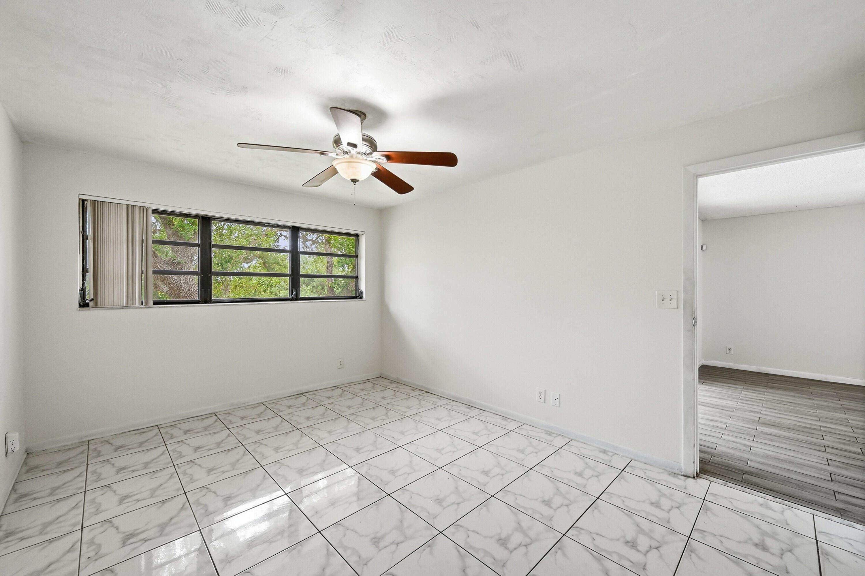 SAXON WOODS SOUTH CONDO - Residential Lease