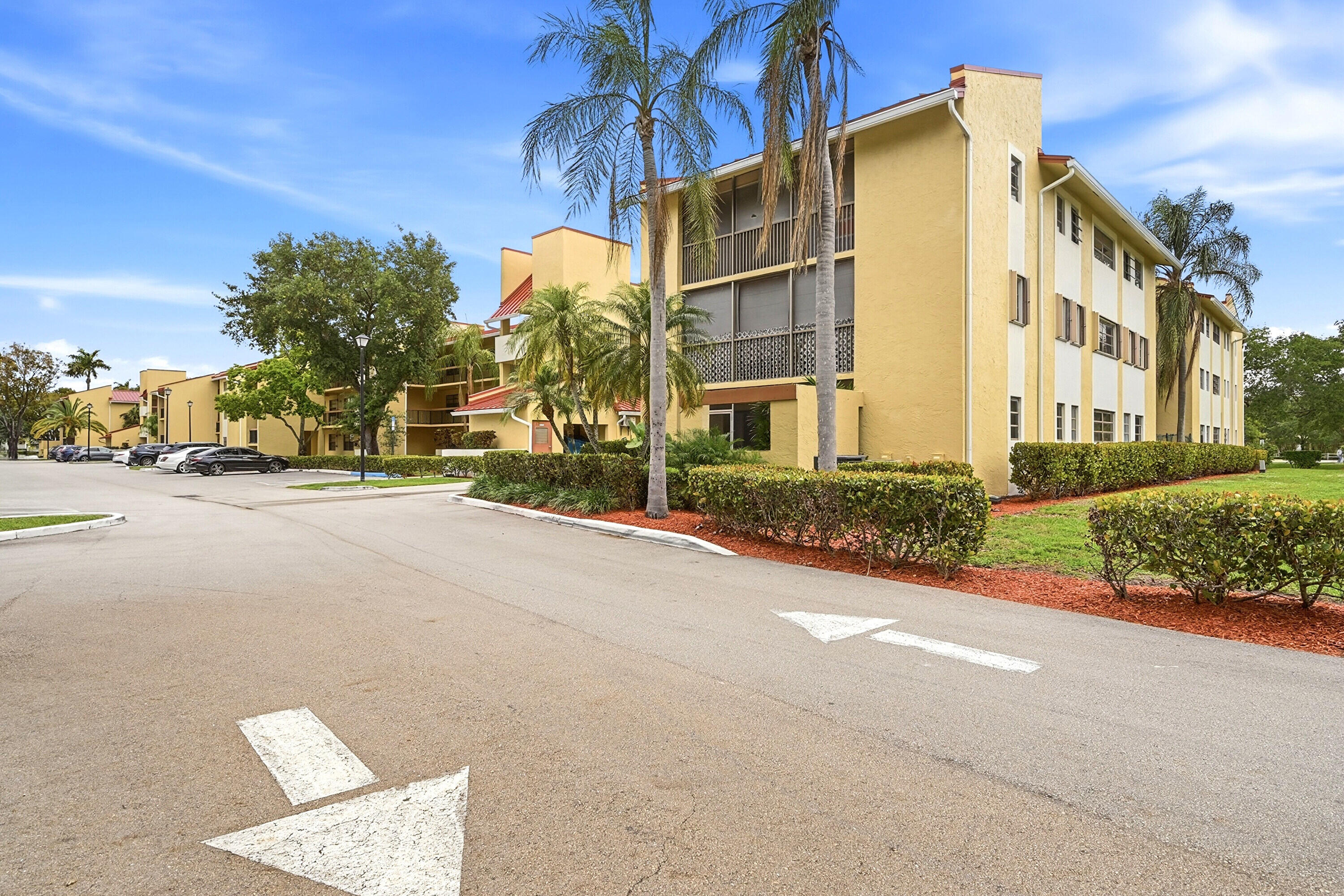 SAXON WOODS SOUTH CONDO - Residential Lease