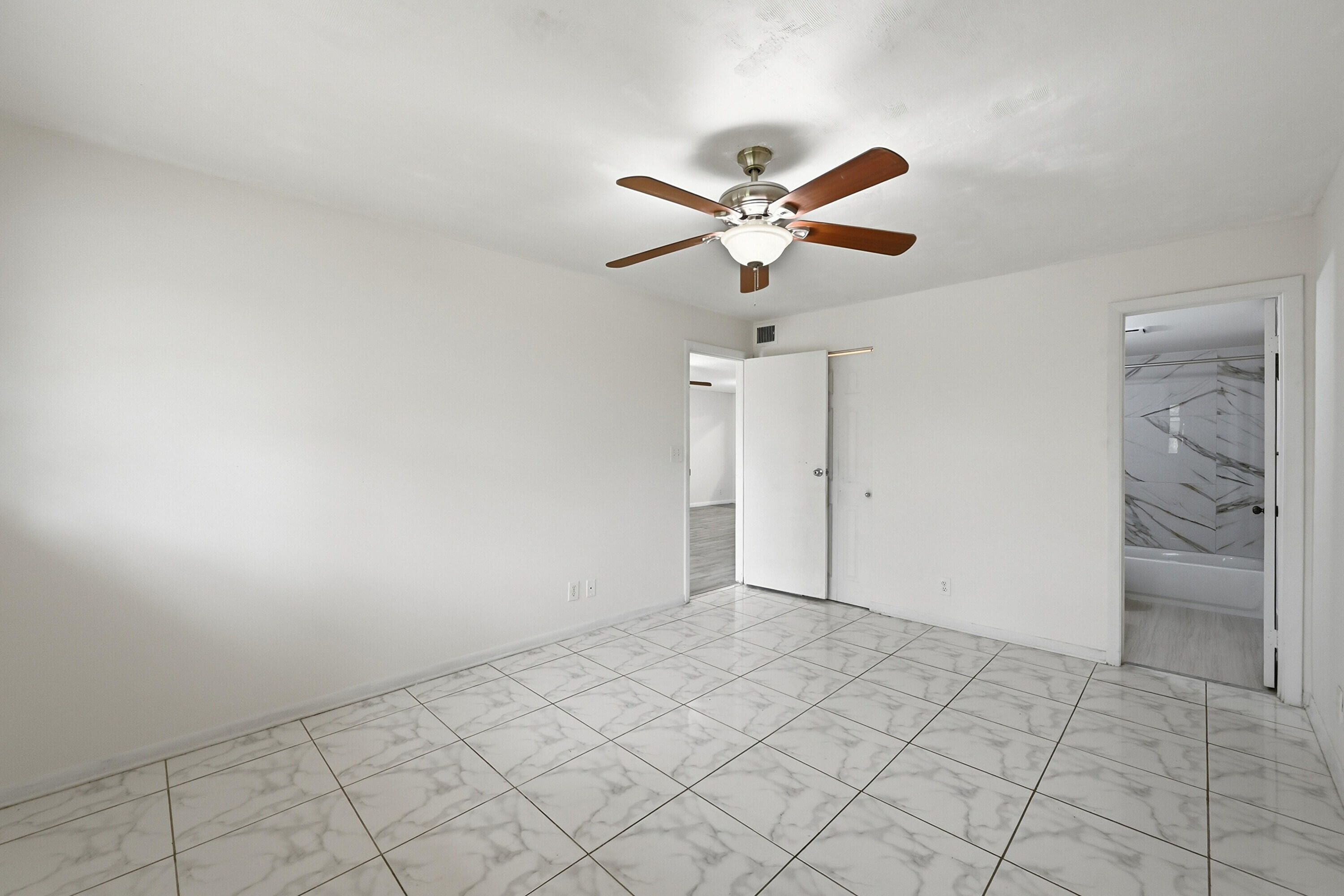 SAXON WOODS SOUTH CONDO - Residential Lease