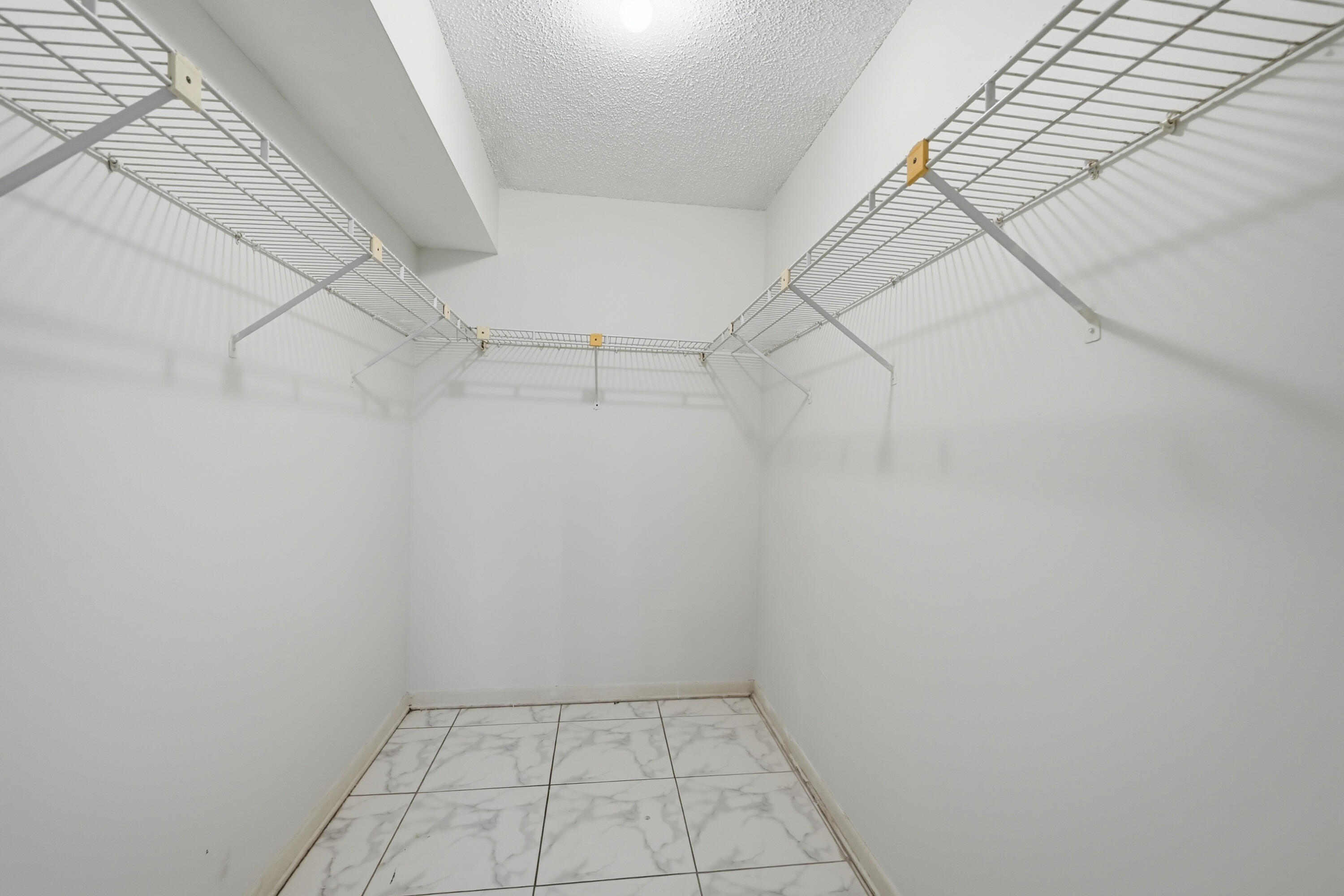 SAXON WOODS SOUTH CONDO - Residential Lease