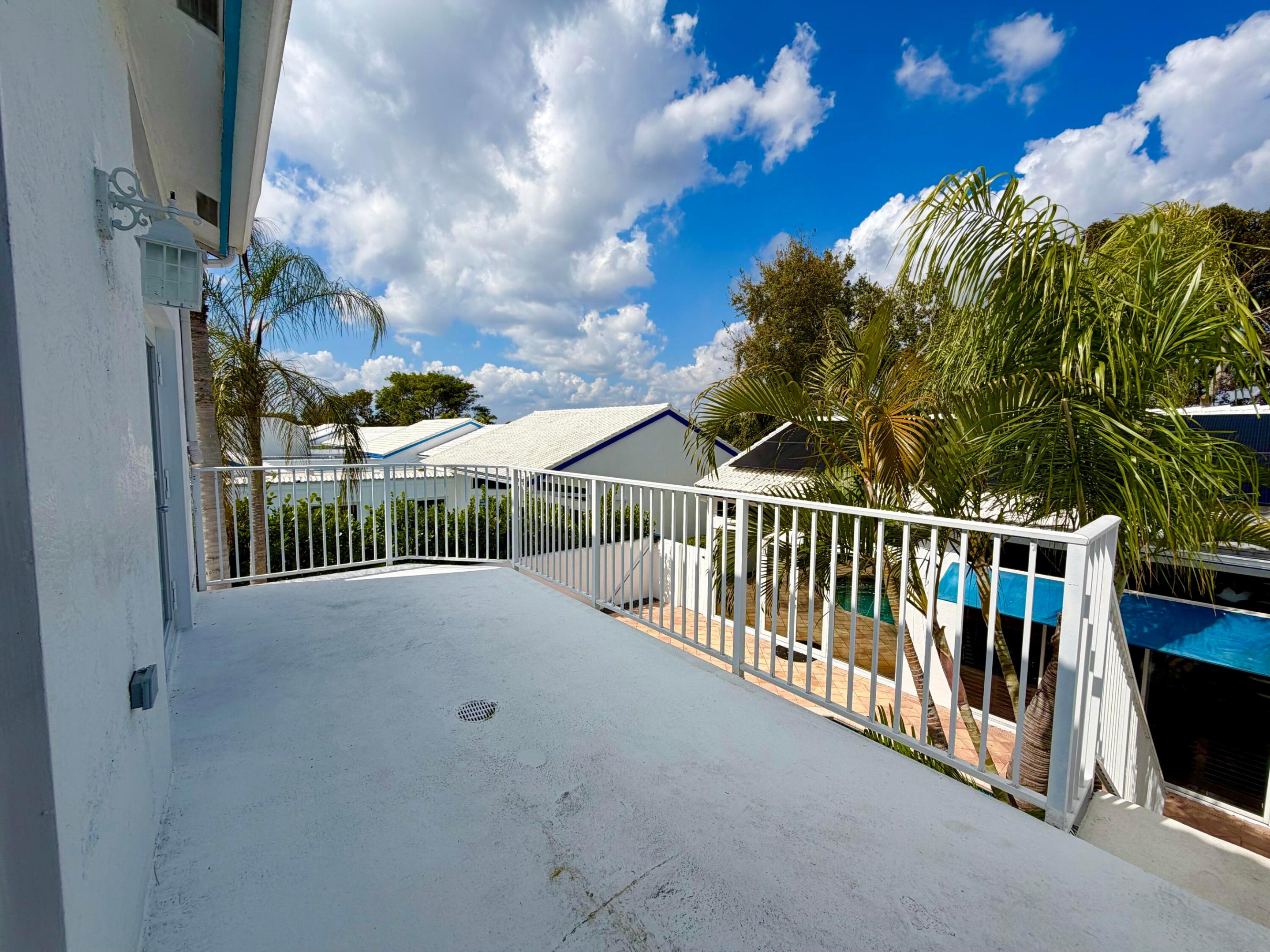 MYKONOS COURT OF BOCA GOLF & TENNIS CLUB - Residential
