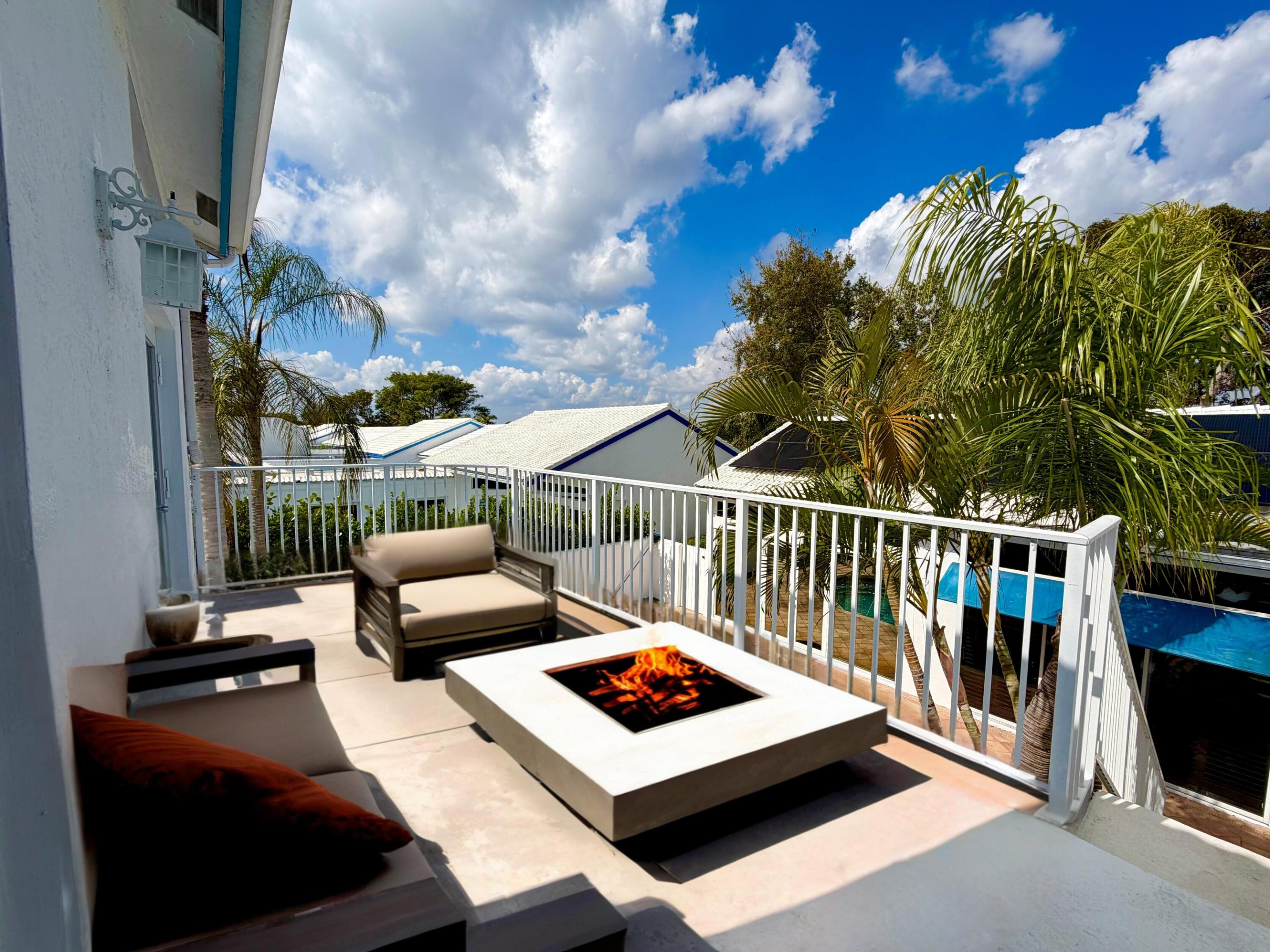 MYKONOS COURT OF BOCA GOLF & TENNIS CLUB - Residential