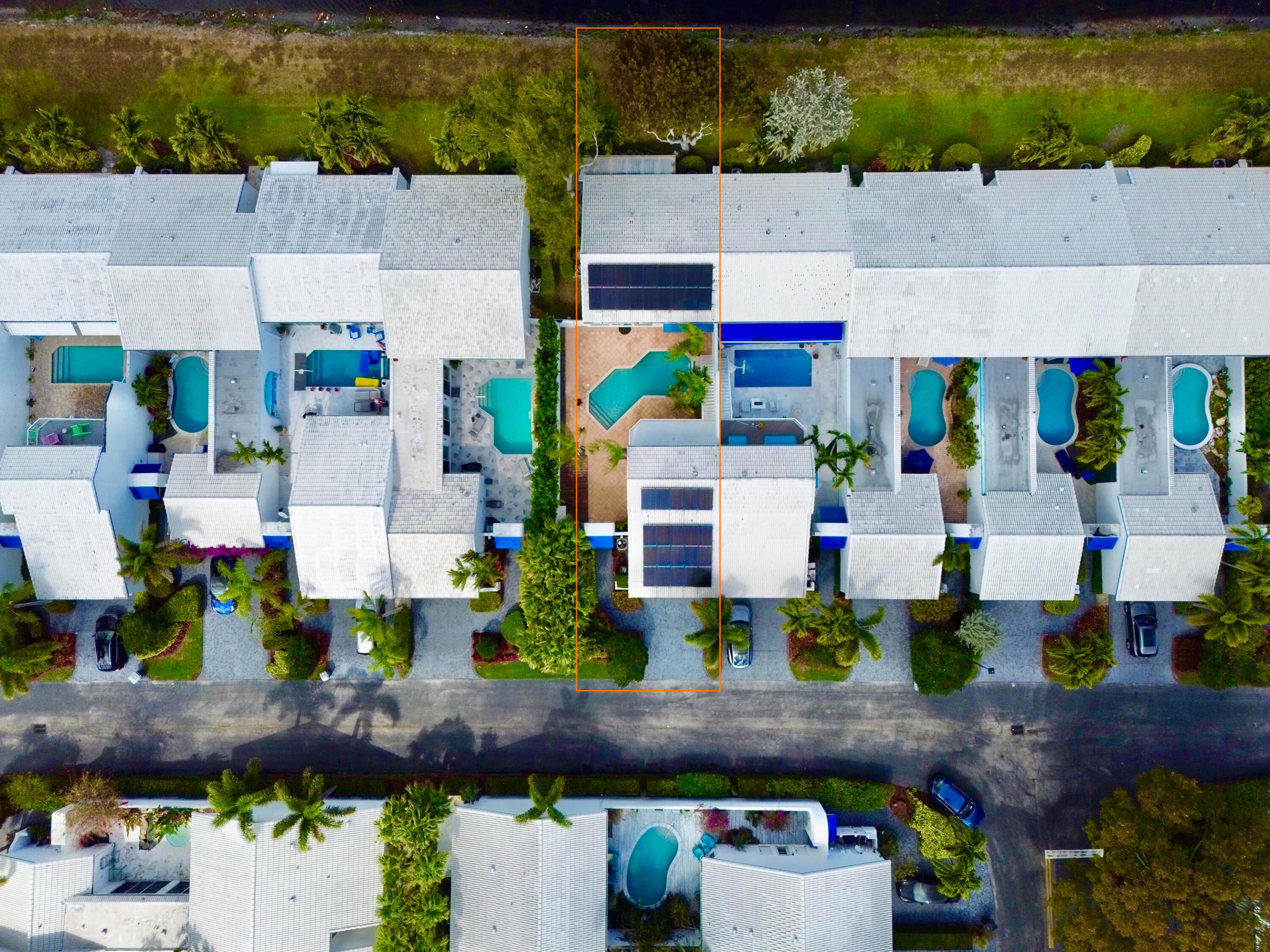 MYKONOS COURT OF BOCA GOLF & TENNIS CLUB - Residential