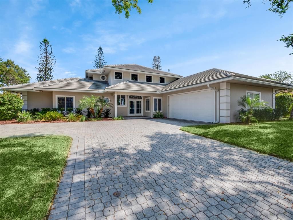 Photo of 183 Thornton Drive, Palm Beach Gardens, FL 33418 (MLS # R10872462)